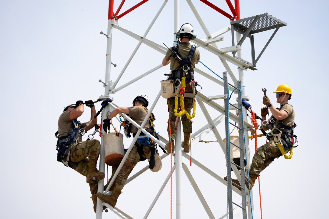 Manutenção de Torres de Celular: Garantindo Comunicações Ininterruptas