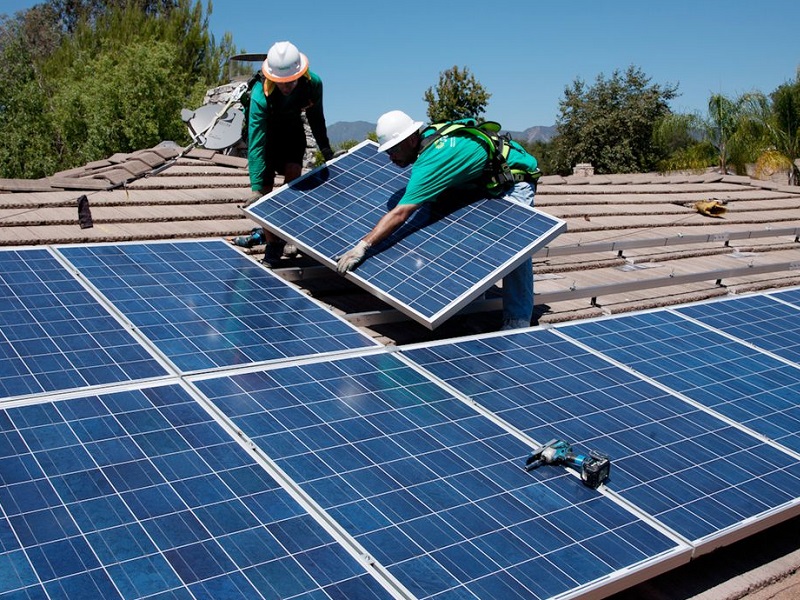 Montagem de Painéis Solares: Energia Limpa para o Futuro